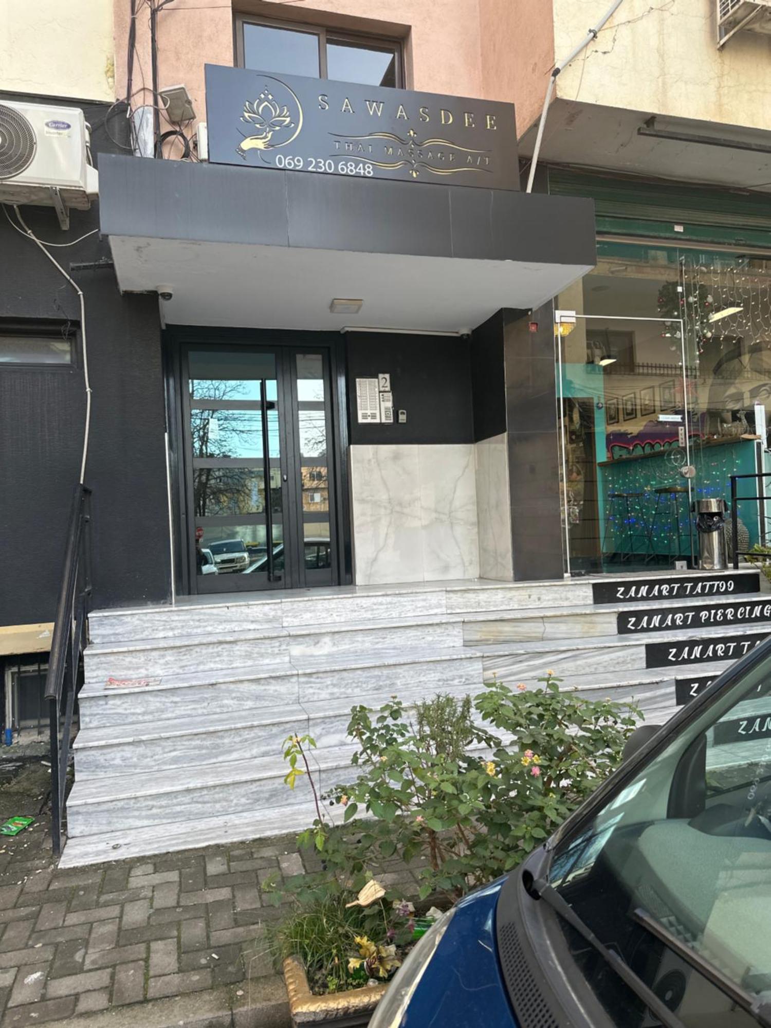 Nunu'S Place At Top Location Blloku Tirana Bagian luar foto