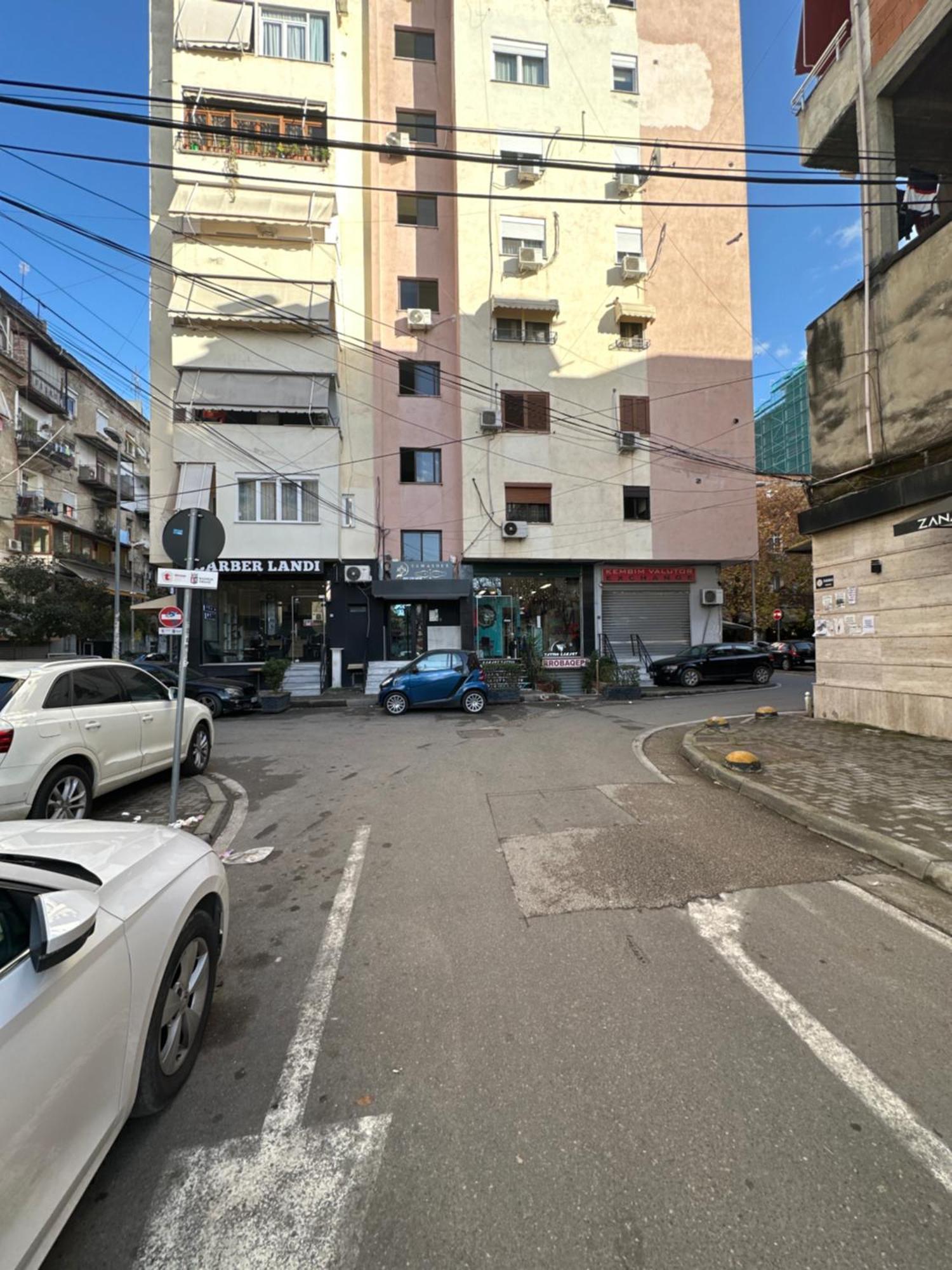 Nunu'S Place At Top Location Blloku Tirana Bagian luar foto