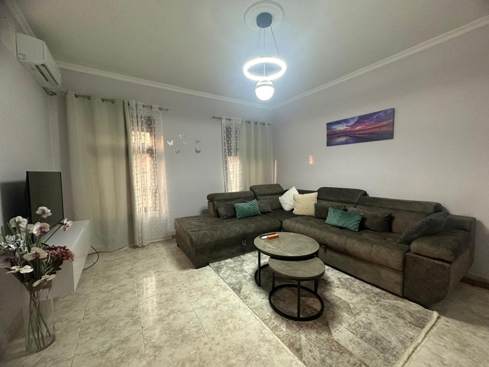 Nunu'S Place At Top Location Blloku Tirana Bagian luar foto